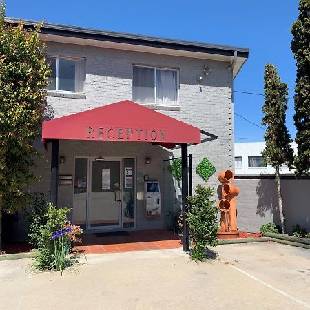 Crest Motor Inn Queanbeyan Eksteriør billede