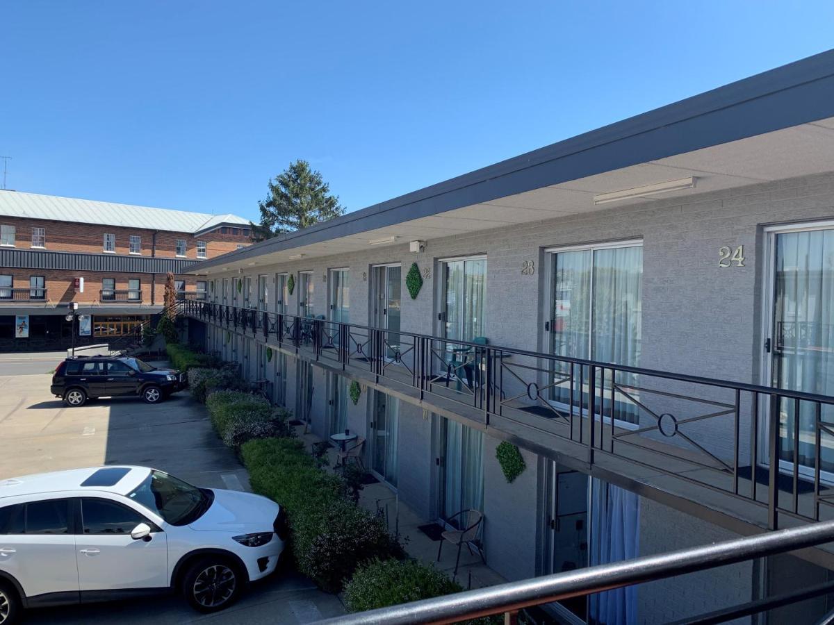 Crest Motor Inn Queanbeyan Eksteriør billede