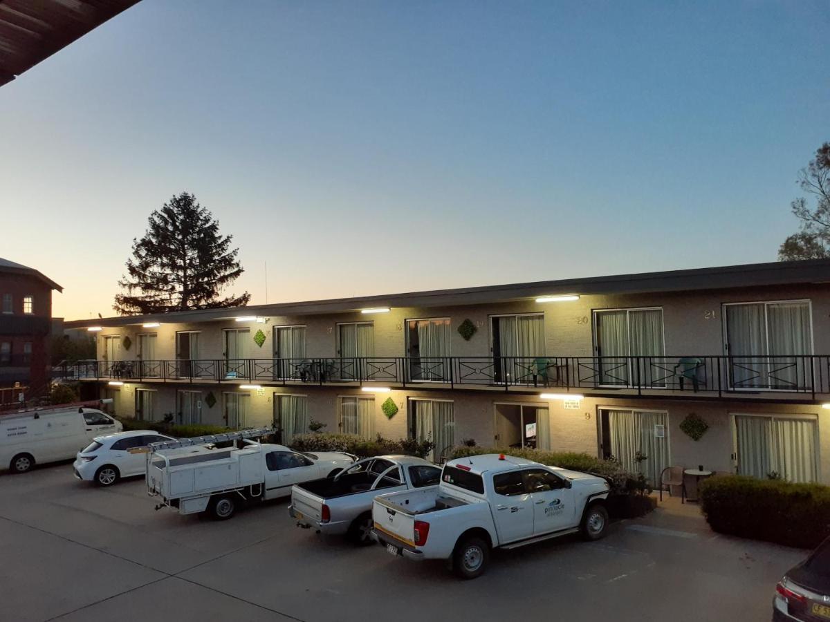 Crest Motor Inn Queanbeyan Eksteriør billede