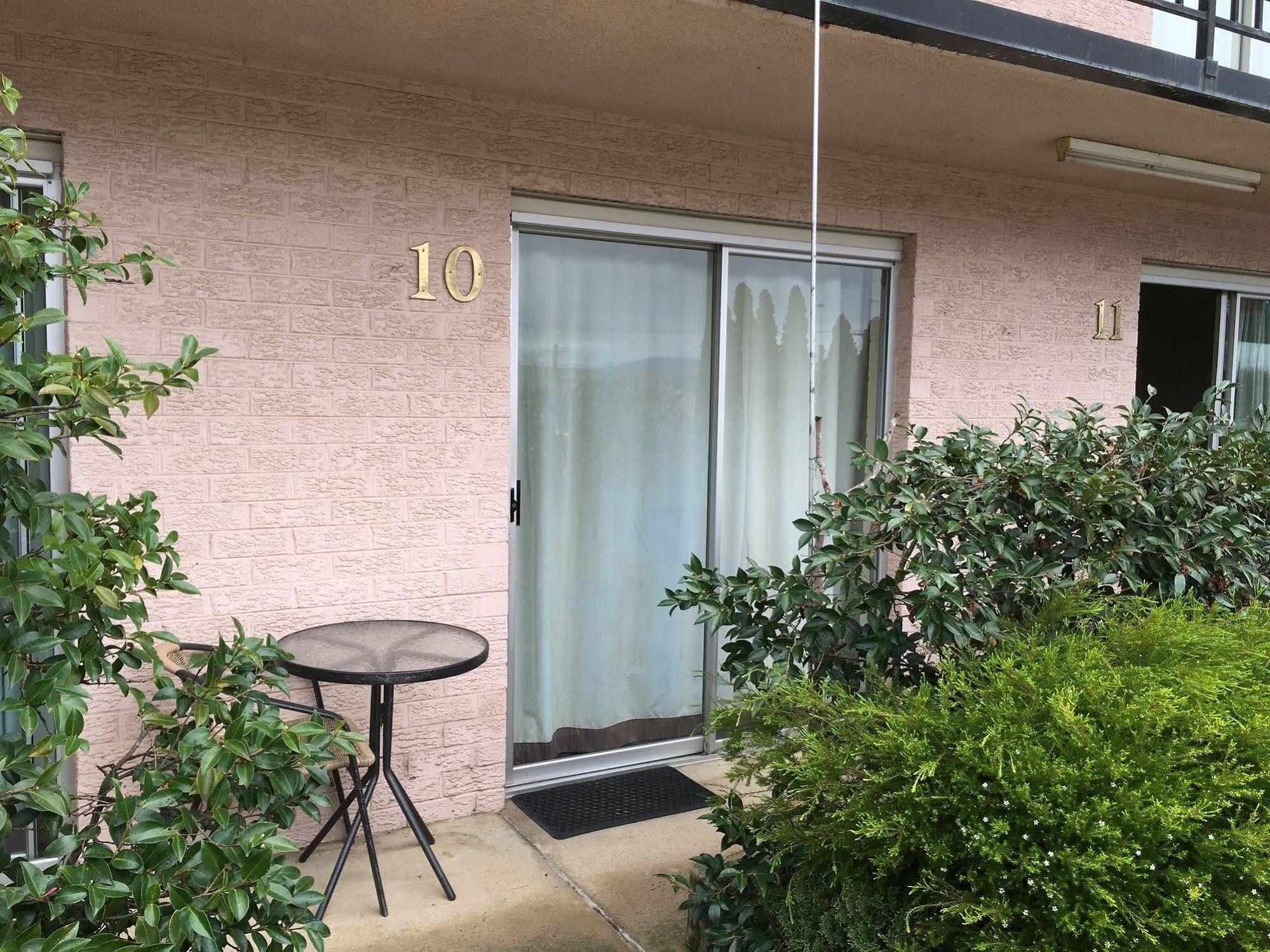 Crest Motor Inn Queanbeyan Eksteriør billede