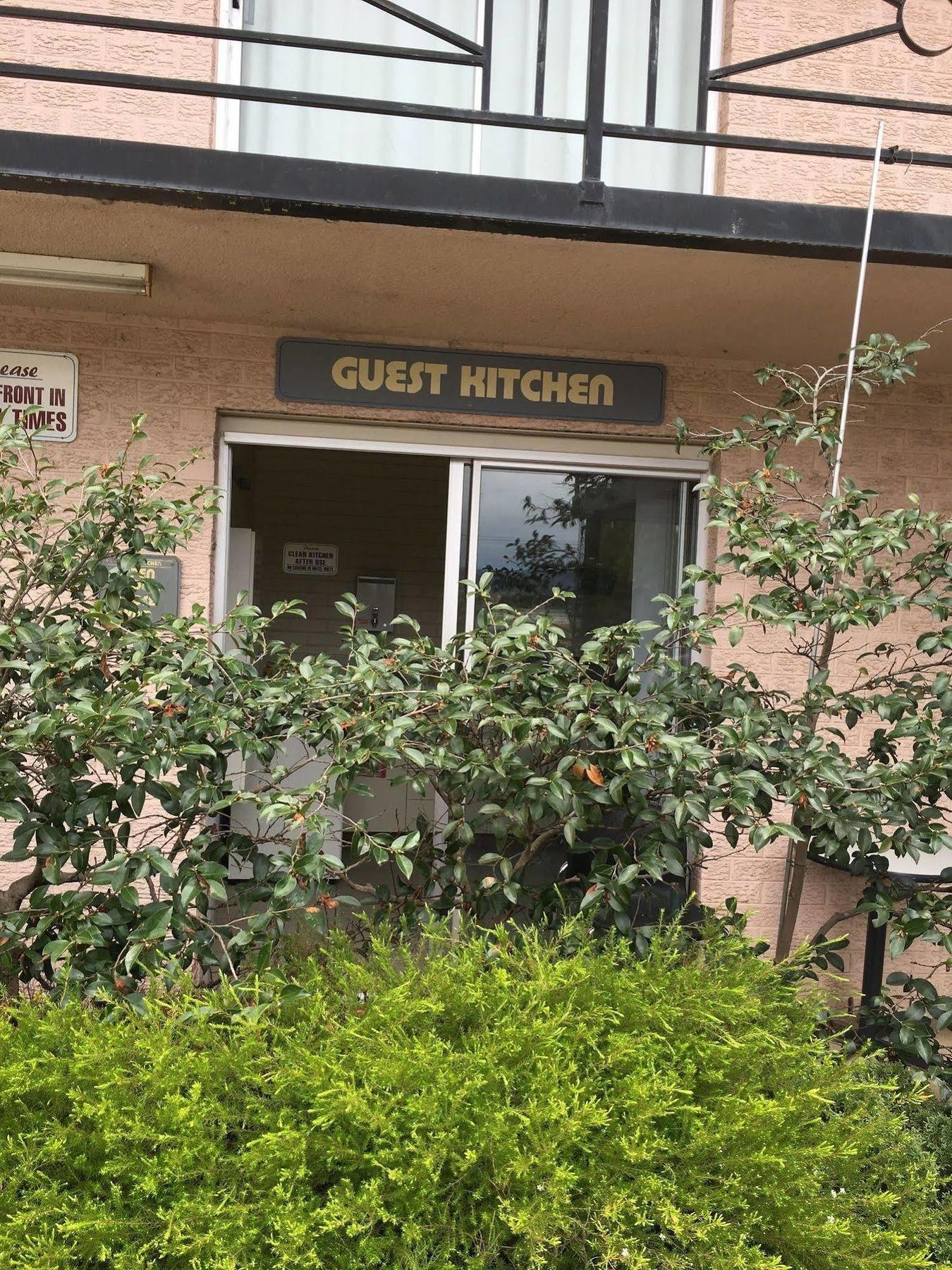 Crest Motor Inn Queanbeyan Eksteriør billede